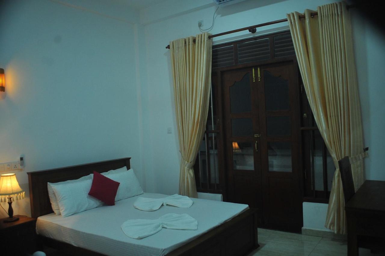 Nethum Beach House Hikkaduwa Exteriör bild